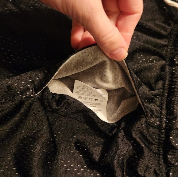 Retro Nike Mesh Reversible Shorts - Picture 11 of 11